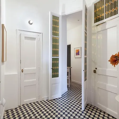 Plaza Catalunya Bed and breakfast 3*